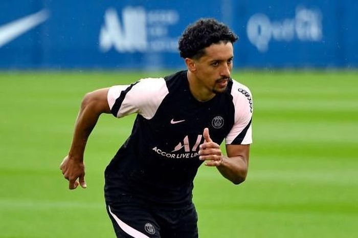 Ở trung tâm hàng thủ là Marquinhos...