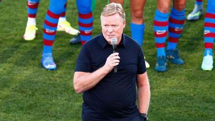 Vài tiếng sau đó, Barca bước vào trận tranh cúp Joan Gamper hàng năm. HLV Ronald Koeman động viên các học trò mang đến niềm vui cho người hâm mộ, dù không còn sự có mặt của Messi