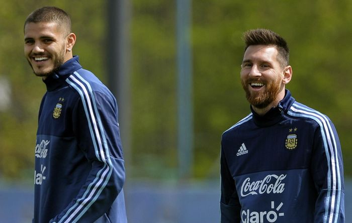 Anh cũng từng có mối quan hệ tốt với Messi, cho đến khi một scandal tình ái trớ trêu xảy ra