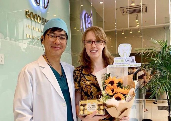  Khách hàng của ông Ryan Lee Kang Wook đến từ nhiều nước trên thế giới. Họ thường đến nhờ vị bác sĩ này tư vấn và khám răng. Ảnh: NVCC. 