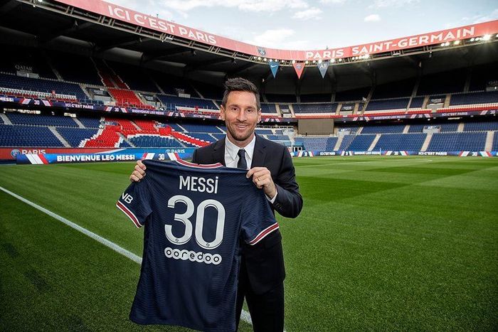 Messi trong buổi ra mắt PSG