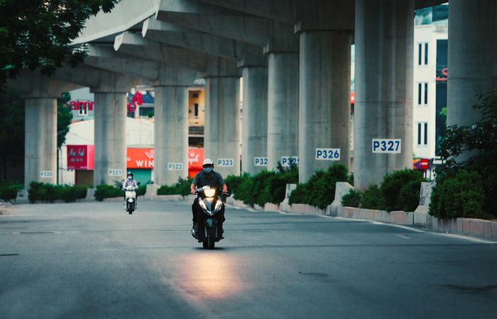 Không còn cảnh tắc đường vào giờ cao điểm, những con đường trở nên thênh thang, rộng rãi