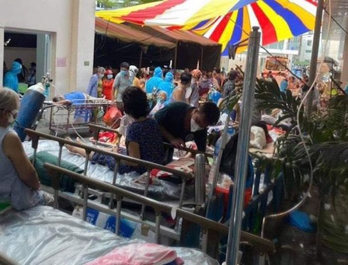 Tình trạng quá tải bệnh nhân tại Bệnh viện Nhân dân 115, ghi nhận ngày 11/8. Ảnh: Tiểu Thúy