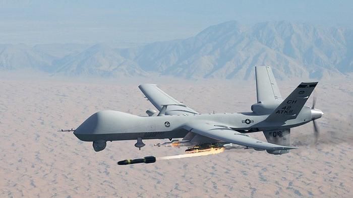 Họ thậm chí đã điều máy bay ném bom chiến lược B-52, cường kích AC-130, tiêm kích hạm F/A-18E/F cùng với đó là các máy bay tấn công không người lái (UCAV) MQ-9 Reaper để tấn công Taliban.