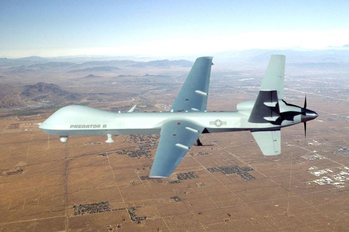 MQ-9 là loại máy bay không người lái do Mỹ phát triển, lần đầu được cất cánh từ năm 2001 và tới nay đã liên tục phục vụ quân đội Mỹ trên gần như mọi trận.