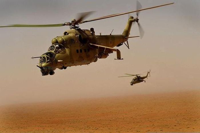 Taliban được cho là đã “bắt sống” 1 máy bay trực thăng Mi-35 của Afghanistan, nhưng video do nhóm này đăng tải cho thấy máy bay bị mất các cánh quạt