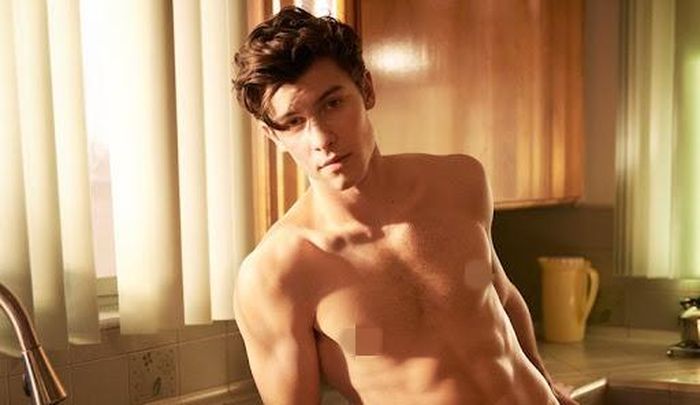 Thân hình săn chắc cùng cơ bụng 6 múi của Shawn chính là thành quả của cả một quá trình tập luyện chăm chỉ và tuân thủ chế độ ăn nghiêm ngặt.