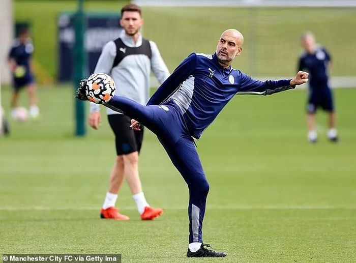 Guardiola ‘thách’ Klopp kiện Man City