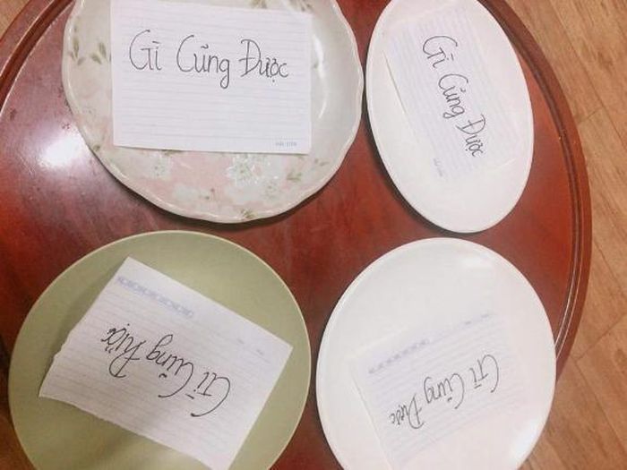 Cái giá của bữa cơm mùa dịch ăn gì cũng được.