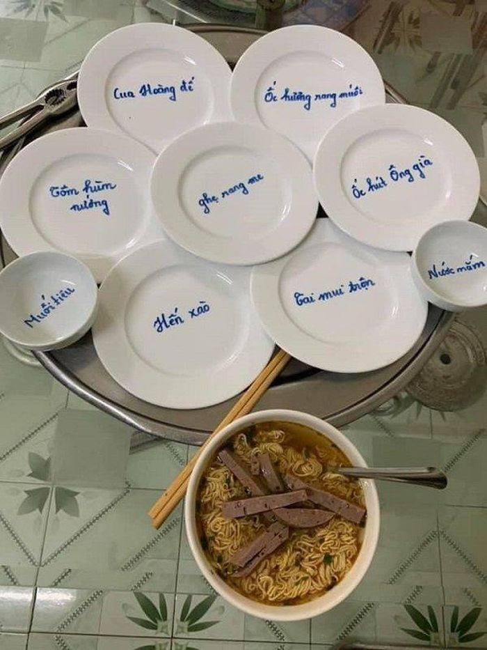 Tầm này ở nhà nấu cơm không chỉ vừa bảo vệ sức khỏe bản thân và gia đình mà còn là một cách giúp mọi người giải khuây trong thời gian ở nhà không la cà.
