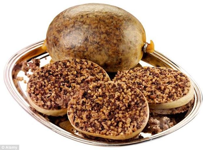 Chúng thường được luộc trong 3 giờ để chín và có độ căng bóng.