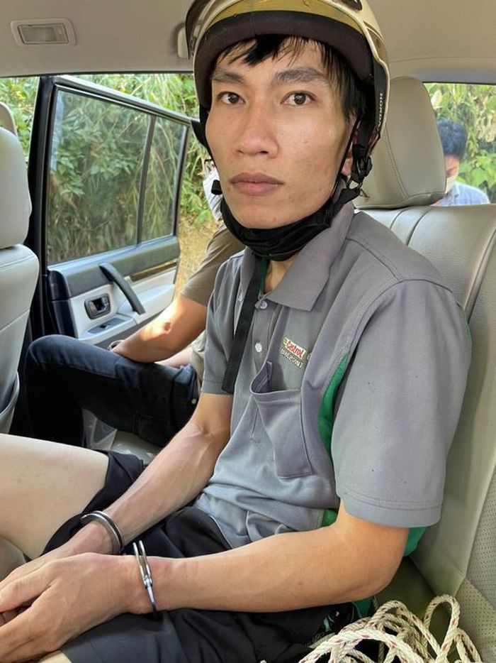 Đối tượng Nguyễn Văn Hùng khi bị bắt. Ảnh: Thùy Anh