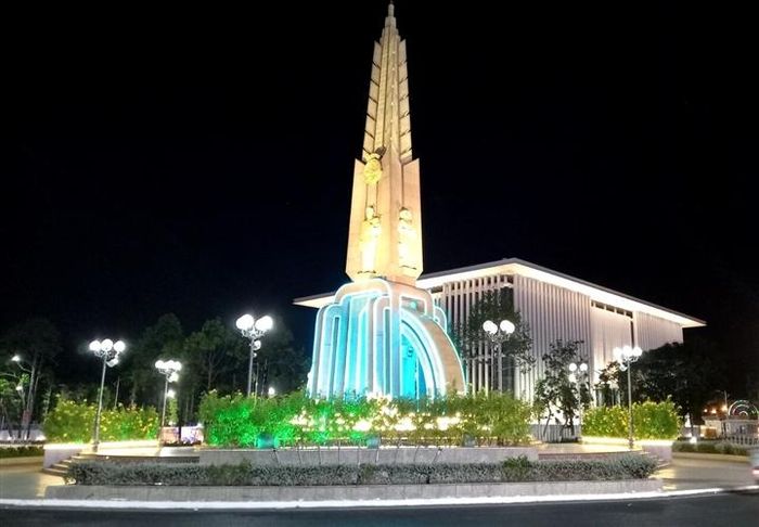 Từ 21h hôm trước đến 4h ngày hôm sau, mọi người dân không được ra đường.