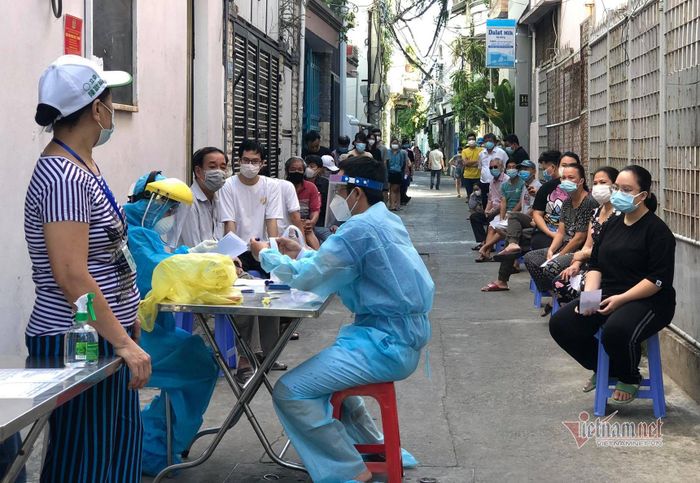 Việc kéo dài thêm 3 ngày nữa nhằm để TP tập trung xét nghiệm diện rộng lần thứ 3 nhằm đánh giá tình hình dịch bệnh trên địa bàn để có những phương án tiếp theo