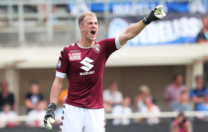 4. Joe Hart. Sau khi bị HLV mới của Man City là Pep Guardiola lạnh nhạt, cựu số 1 của đội tuyển Anh đã đầu quân cho Torino dưới dạng cho mượn vào năm 2016 để hồi sinh sự nghiệp của mình. Tuy nhiên, mọi chuyện không hề êm đẹp khi Hart không thích nghi được với môi trường mới và đành trở lại nước Anh sau đúng 1 mùa.