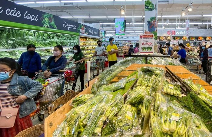  Các siêu thị vẫn sẽ hoạt động, đảm bảo cung ứng hàng hóa cho người dân. Ảnh: Quỳnh Danh. 