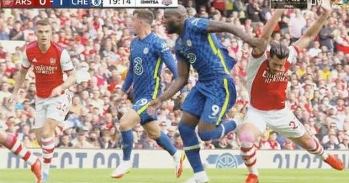 Lukaku áp đảo hàng phòng ngự Arsenal