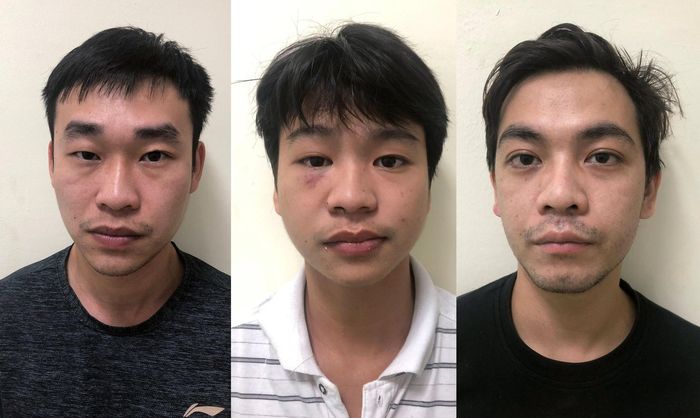 Các bị can Đạt (trái), Tiền (giữa) và Trung. Ảnh: P.C.
