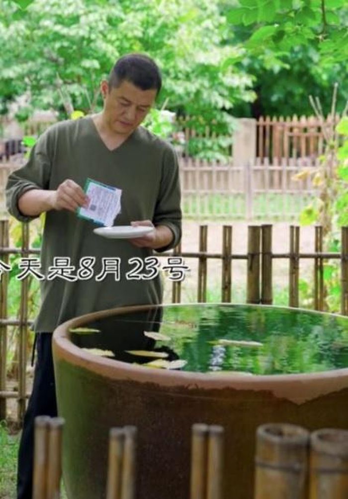 Cuộc sống điền viên của Lý Á Bằng. Ảnh: QQ.