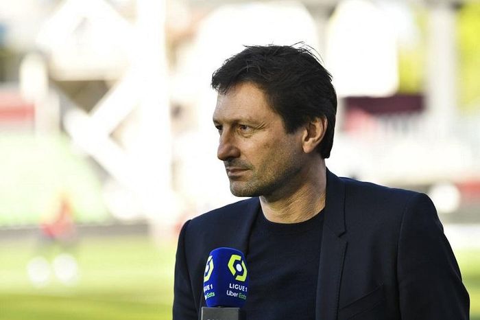 Ông Leonardo tỏ ra không hài lòng với cách làm việc của Real Madrid