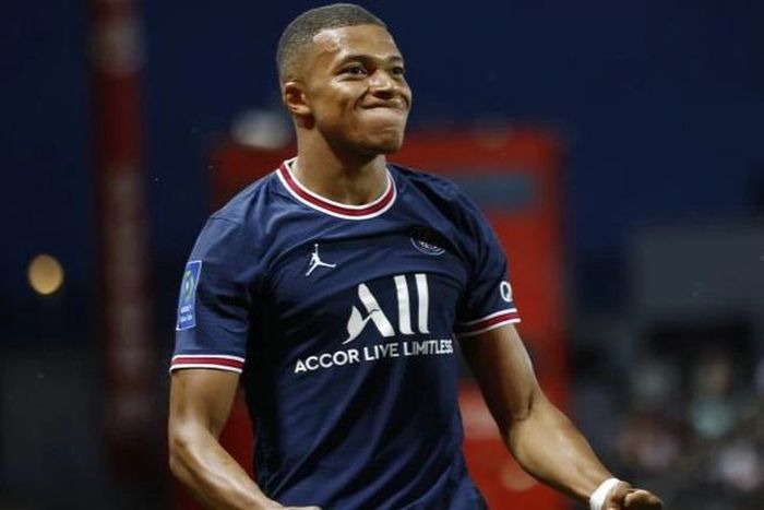 PSG đòi 200 triệu euro mới cho 'báu vật' Mbappe rời đội bóng.