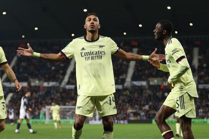 Aubameyang ghi tới 3 bàn trước West Brom