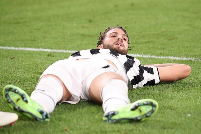 Mặt trận tấn công của Juve có đôi chút khởi sắc khi Dejan Kulusevski, Manuel Locatelli được trao cơ hội. Bộ đôi này khuấy đảo hàng thủ áo xanh và suýt mang về bàn gỡ hòa ở phút 70. 