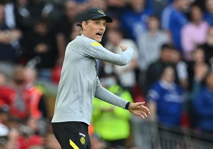 HLV Tuchel bất bình với quyết định của trọng tài.