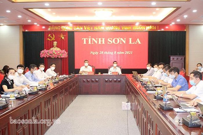 Các đại biểu dự Hội nghị trực tuyến tại điểm cầu tỉnh Sơn La