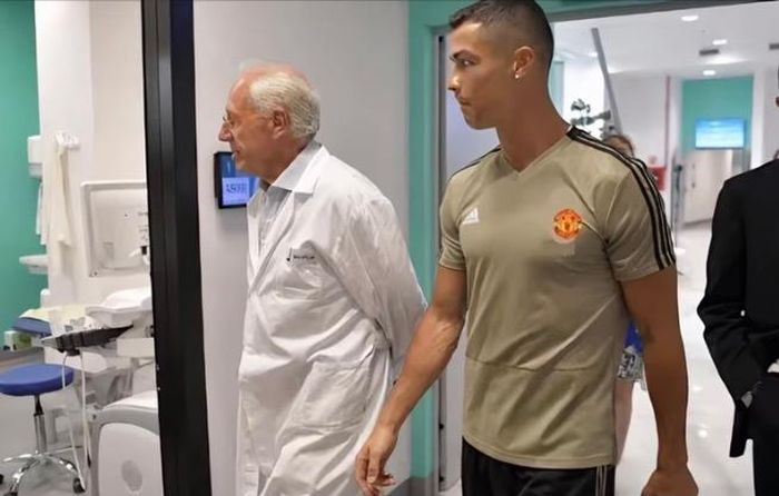 Ronaldo vượt qua cuộc kiểm tra y tế. Ảnh: Football.