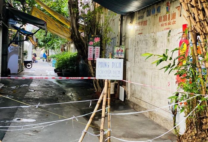 Nếu không ở tuyến đầu, việc mình cần làm lúc này là cố gắng trở thành một trong những tuyến sau bình tĩnh và yên ổn nhất.