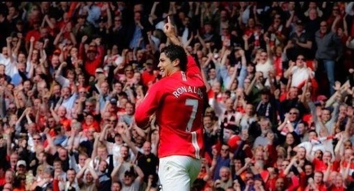 Ronaldo khả năng cao vẫn 'bay' cùng Quỷ đỏ trong chiếc áo số 7 quen thuộc