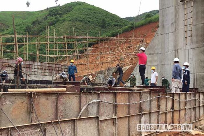 Chủ đầu tư giám sát đơn vị thi công đẩy nhanh tiến độ thi công Dự án công trình thủy điện Nậm Công 3A.