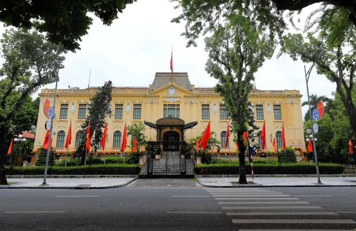 Nhà khách Chính phủ (trước đây là Phủ Khâm sai Bắc Bộ - nơi quần chúng cách mạng và tự vệ chiến đấu Hà Nội chiếm ngày 19/8/1945) tĩnh lặng trong ngày 2-9. Ảnh: Thanh Tùng - TTXVN