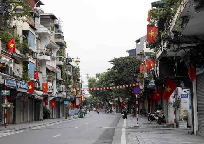 Phố Hàng Đào tĩnh lặng ngày Lễ 2-9. Ảnh: Trần Việt - TTXVN