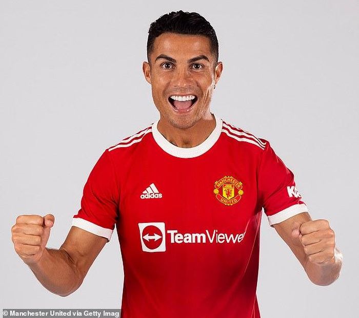 Ronaldo trở về MU sau 12 năm xa cách