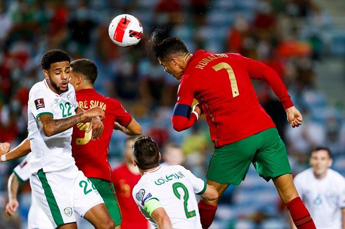 Ronaldo vừa lập kỷ lục vừa giúp Bồ Đào Nha ngược dòng thành công
