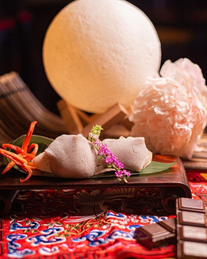 Sự biến tấu bất ngờ cho bánh trung thu truyền thống với nhân mochi socola ớt của Chilli Fagara cùng hình dạng đặc biệt. Ảnh: Chilli Fagara 