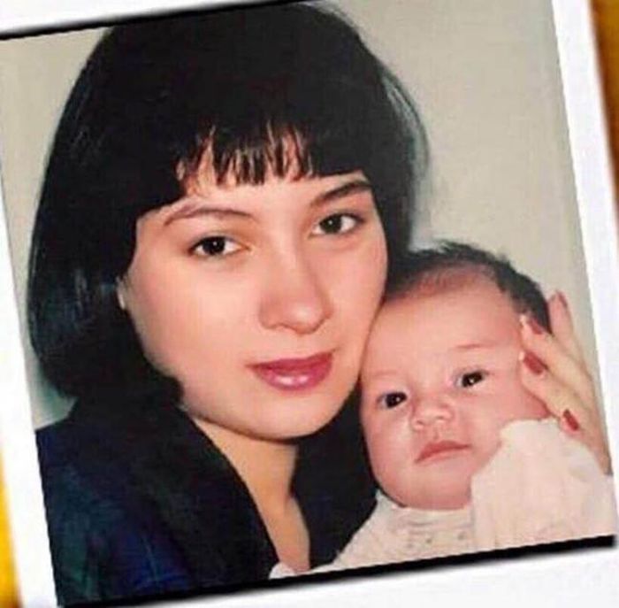Phi Nhung hiếm hoi chia sẻ hình ảnh cùng con gái ruột từ khi còn nhỏ.