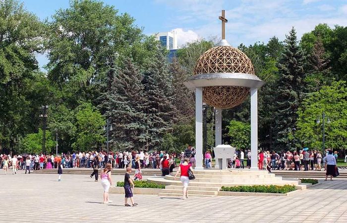 “Moldova là quốc gia ít được khách du lịch khám phá nhất châu Âu”, theo khảo sát của Lonely Planet – nhà xuất bản sách hướng dẫn du lịch lớn trên thế giới. Tuy nhiên, nơi đây ẩn chứa nhiều điều thú vị mà ai đến cũng phải ngỡ ngàng.