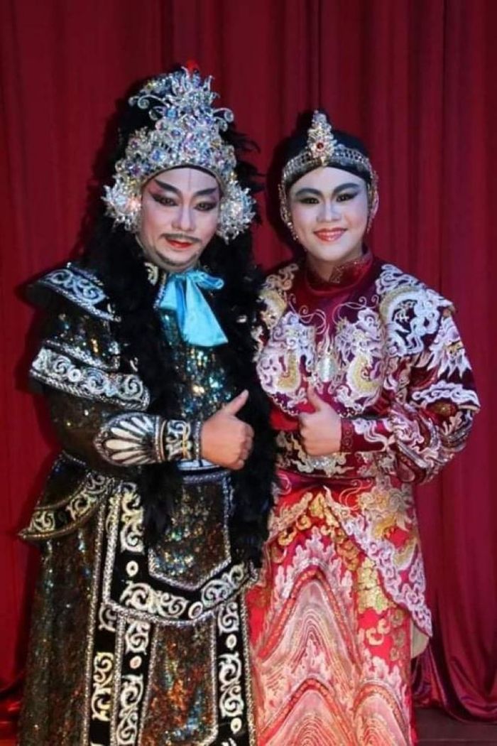Minh Hòa và con trai Tấn Phúc