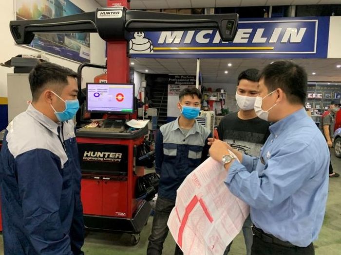 Chuyên gia Vương Thái Hà hướng dẫn chăm sóc phanh và lốp đúng cách