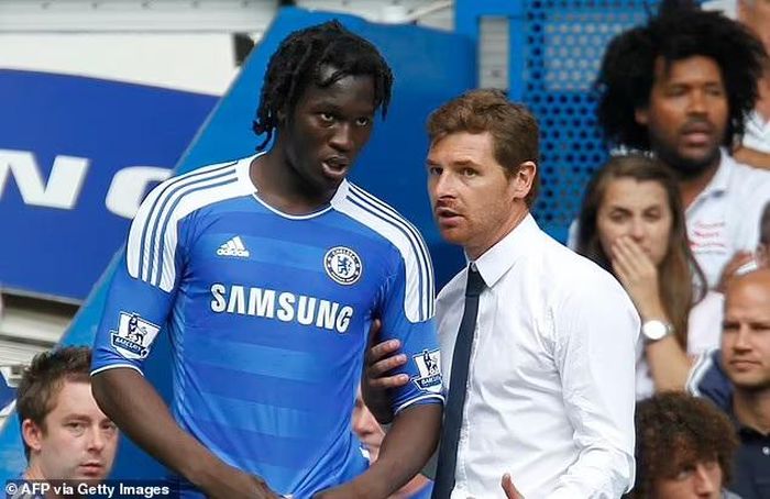 Lukaku ra mắt Chelsea hồi năm 2011