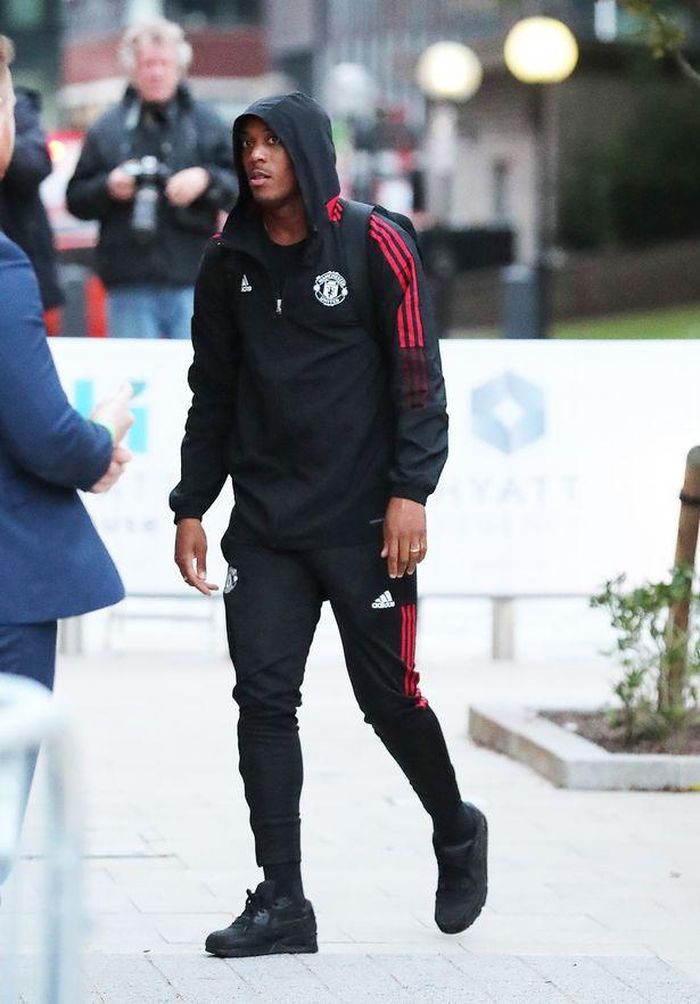  Anthony Martial vừa ghi bàn sau quãng thời gian dài tịt ngòi ở trận hòa của Pháp trước Ukraine. Cầu thủ sinh năm 1995 được kỳ vọng sớm tìm lại phong độ để cạnh tranh một suất đá chính trên hàng công Man Utd.