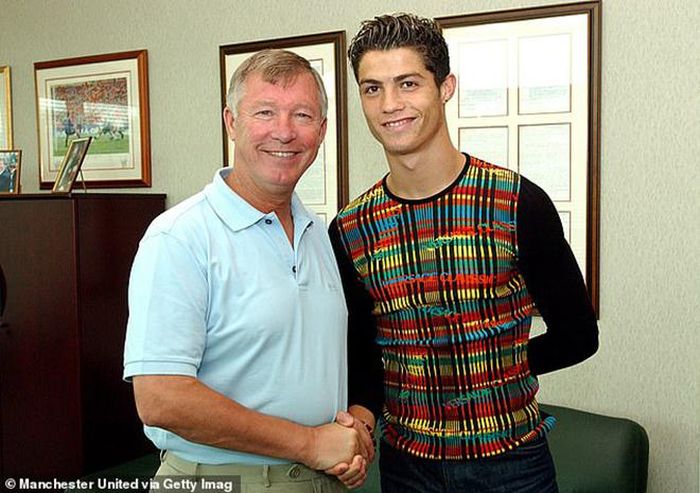 MU lập tức ký hợp đồng với Ronaldo