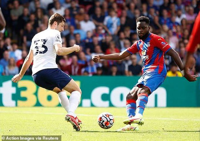 Edouard vào sân từ ghế dự bị nhưng có cú đúp vào lưới Tottenham