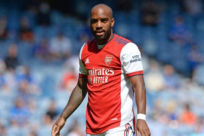 Lacazette có thể gia nhập Barca