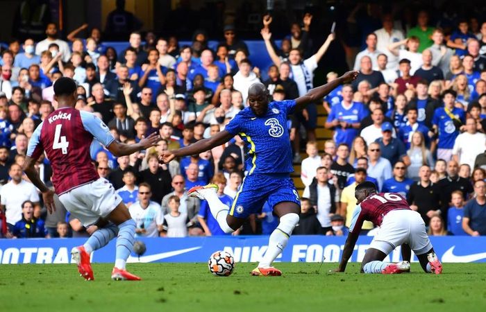  Cầu thủ thi đấu nổi bật nhất của Chelsea từ đầu mùa chính là Romelu Lukaku. Ở trận thắng Aston Villa 3-0, tiền đạo người Bỉ lập cú đúp. Sau 3 trận ở Premier League, Lukaku có 3 bàn thắng. 