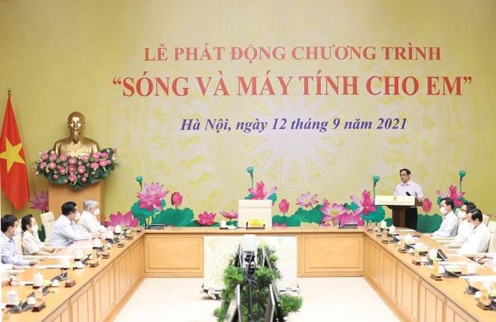 Toàn cảnh buổi Lễ phát động trực tuyến toàn quốc Chương trình “Sóng và máy tính cho em”. Ảnh: Dương Giang-TTXVN