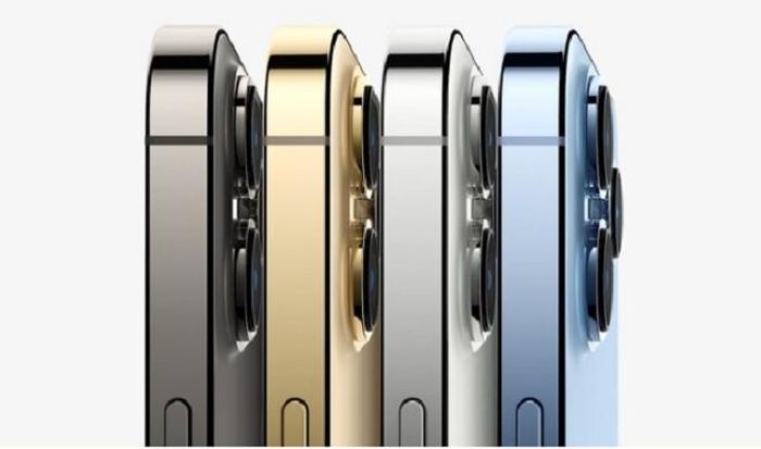 Thời lượng pin của iPhone 13 Pro lâu hơn 1,5 tiếng so với 12 Pro trong khi 13 Pro Max nhiều hơn 2,5 tiếng su với 12 Pro Max.